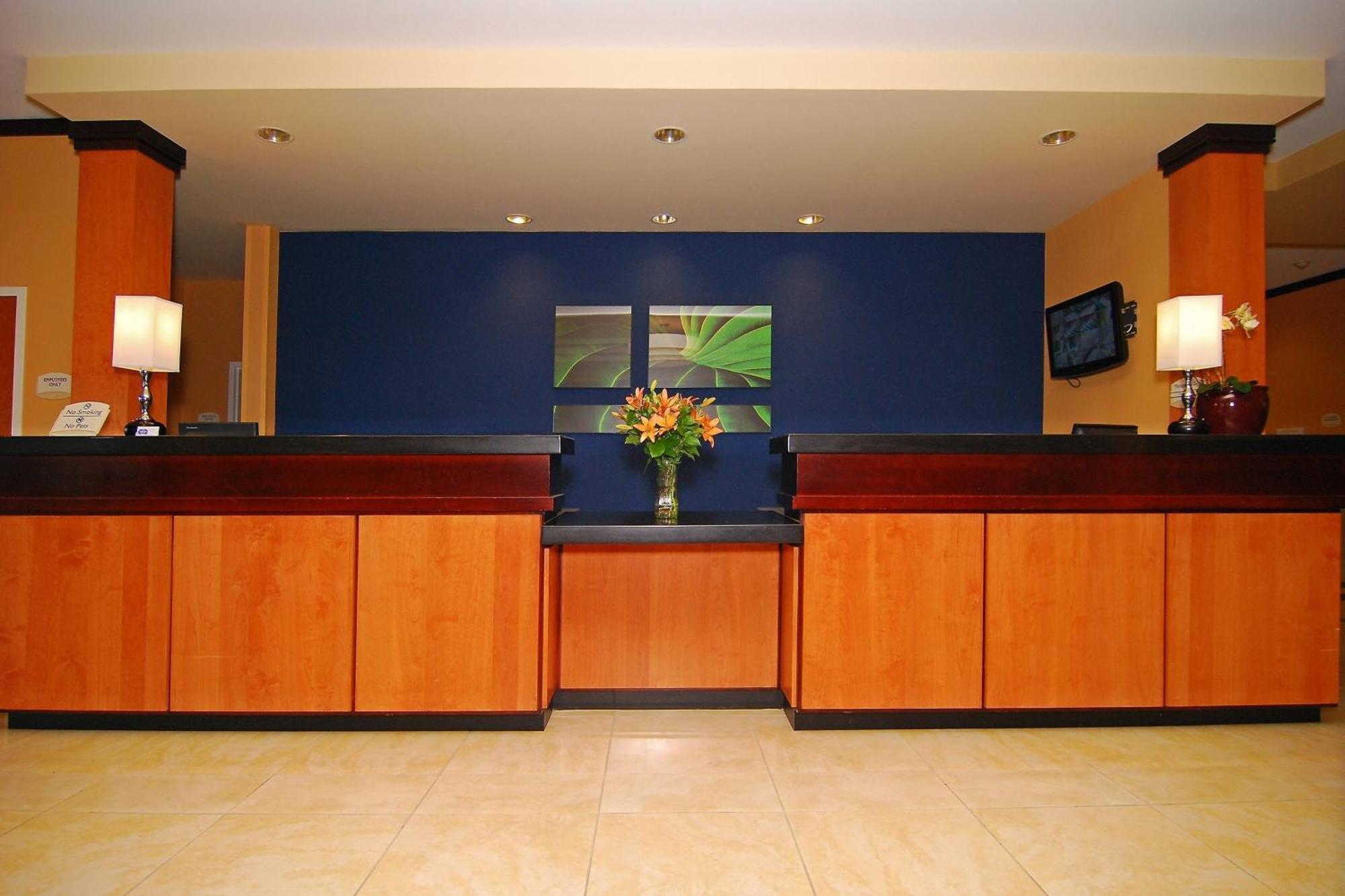 Fairfield Inn & Suites Техачапи Интерьер фото