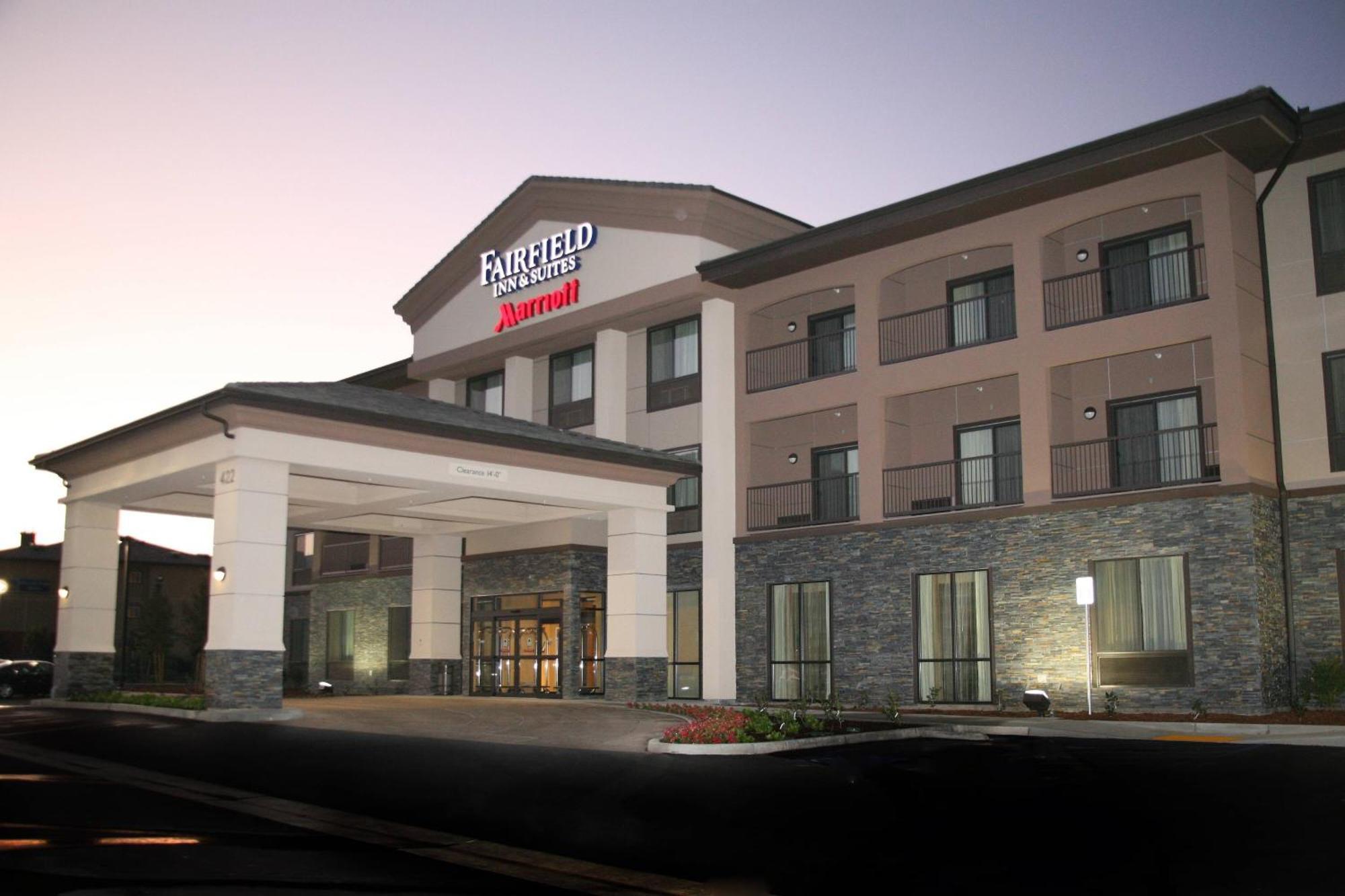 Fairfield Inn & Suites Техачапи Экстерьер фото