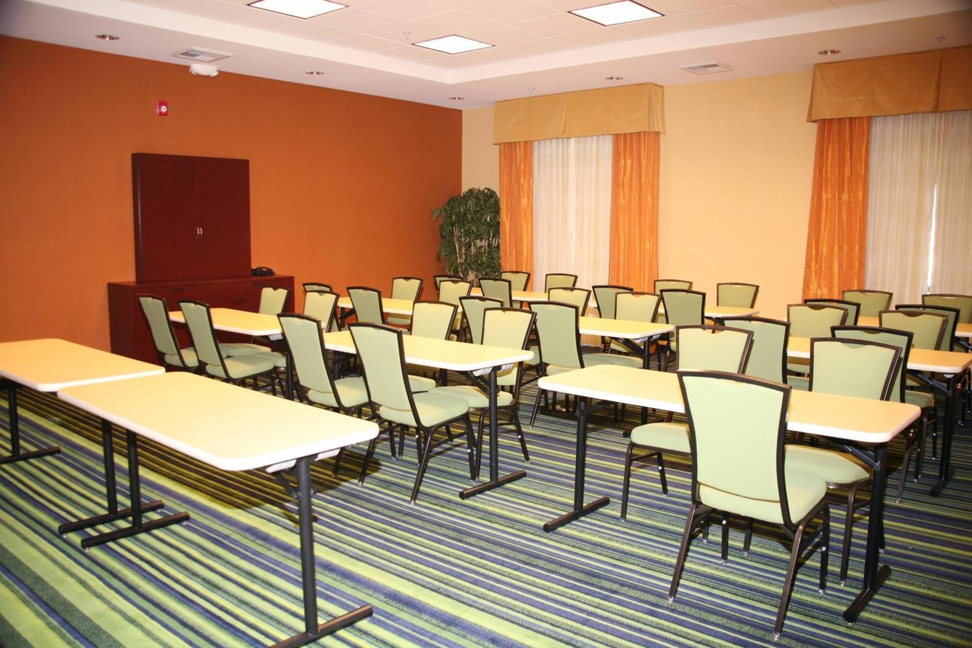 Fairfield Inn & Suites Техачапи Экстерьер фото